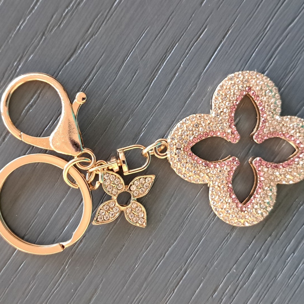 L.Vuitton Style Key Ring- Purse Charm, Pink, New